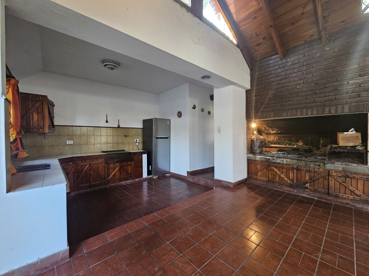 Chalet 4 Amb en Zona Residencial Castelar Norte Apto Credito