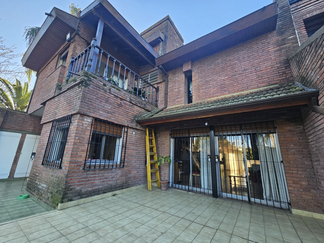 Chalet 4 Amb en Zona Residencial Castelar Norte Apto Credito