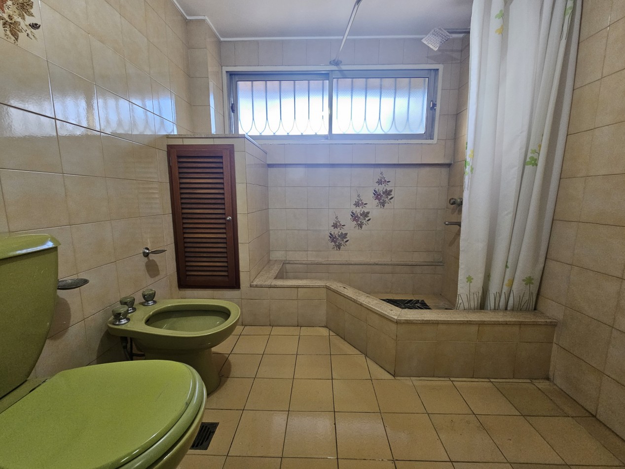 Chalet 4 Amb en Zona Residencial Castelar Norte Apto Credito