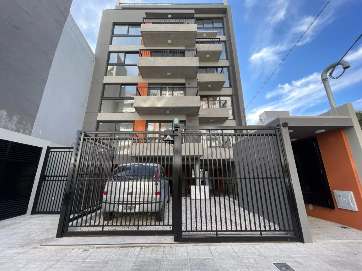 Depto 2 Amb De Categoria a Estrenar C/Cochera En el Centro de Castelar Norte