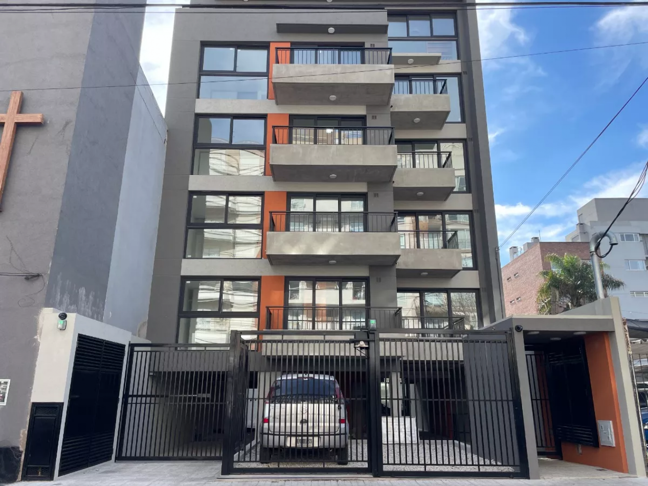 Depto 2 Amb De Categoria a Estrenar C/Cochera En el Centro de Castelar Norte