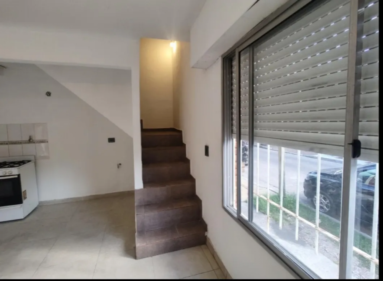 Duplex 3 Amb Al Frente C/Cochera en Castelar Sur Apto Credito