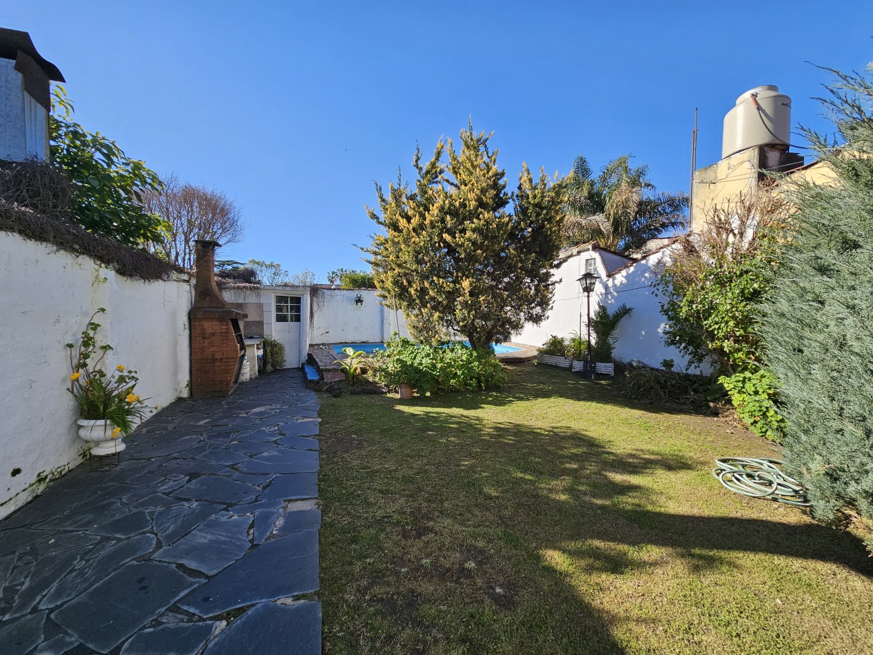 Chalet 4 Amb C/Parque y Piscina En Ituzaingo Norte