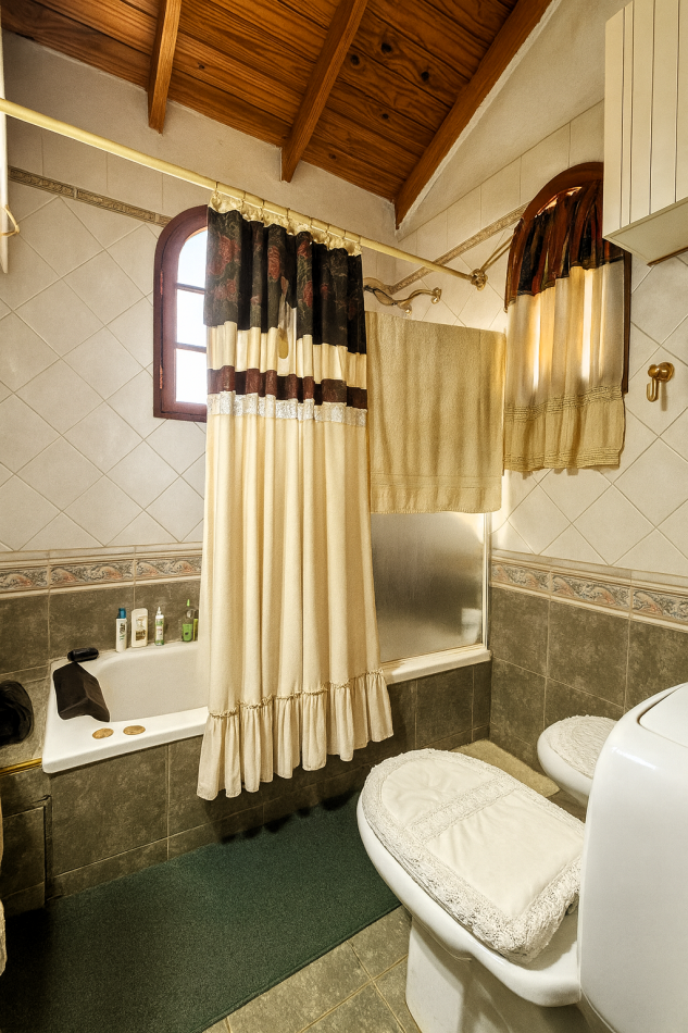 Chalet 4 Amb C/Parque y Piscina En Ituzaingo Norte