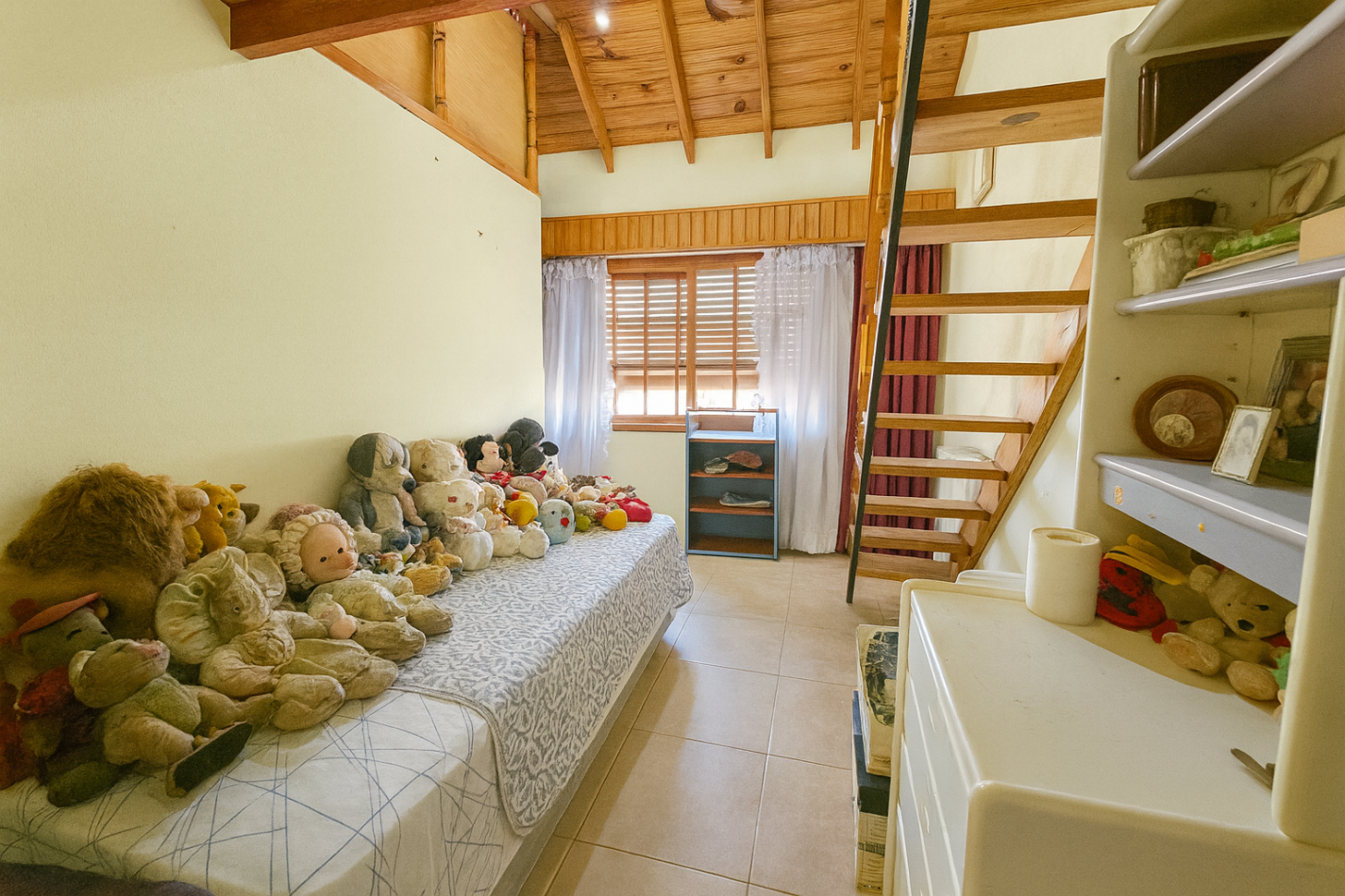 Chalet 4 Amb C/Parque y Piscina En Ituzaingo Norte