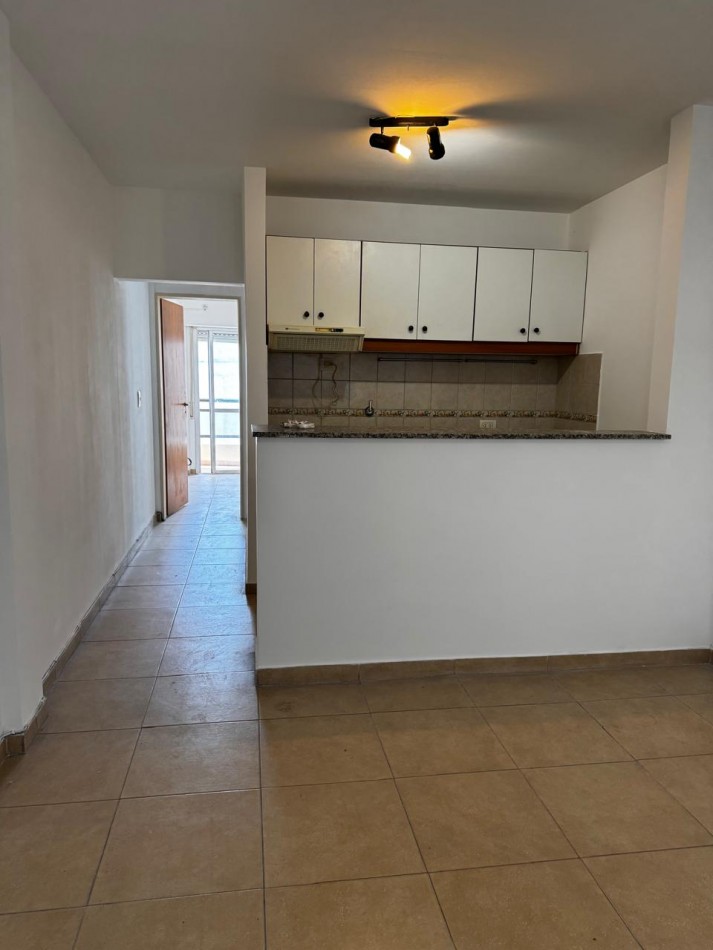 Alquiler Depto 2 Ambientes C/Balcon Bajas Expensas en Moron 