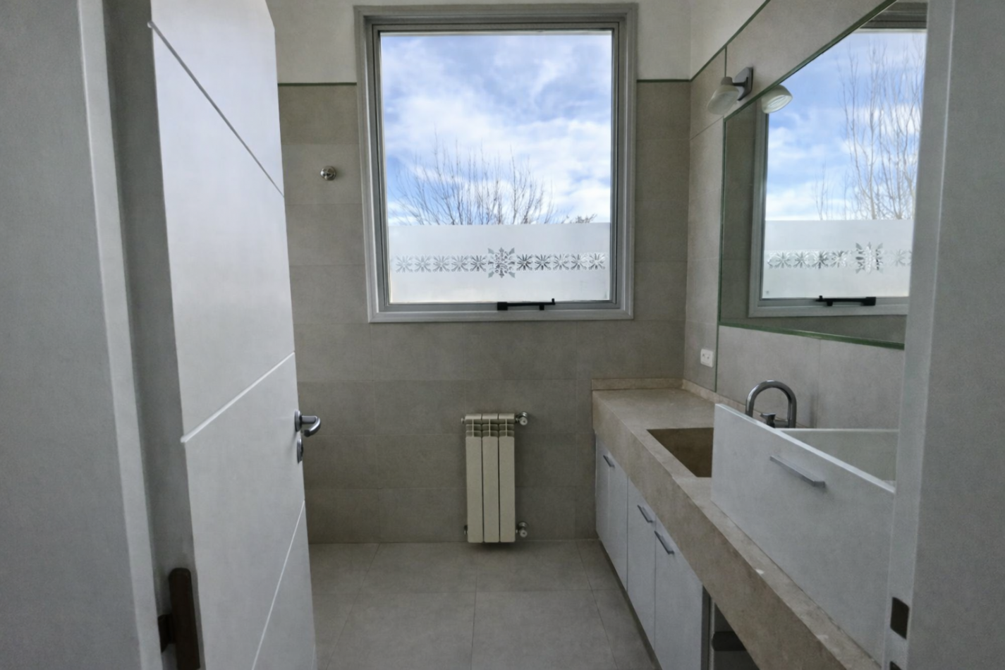 Casa 5 Ambientes C/Piscina en Altos Del Sol Ituzaingo