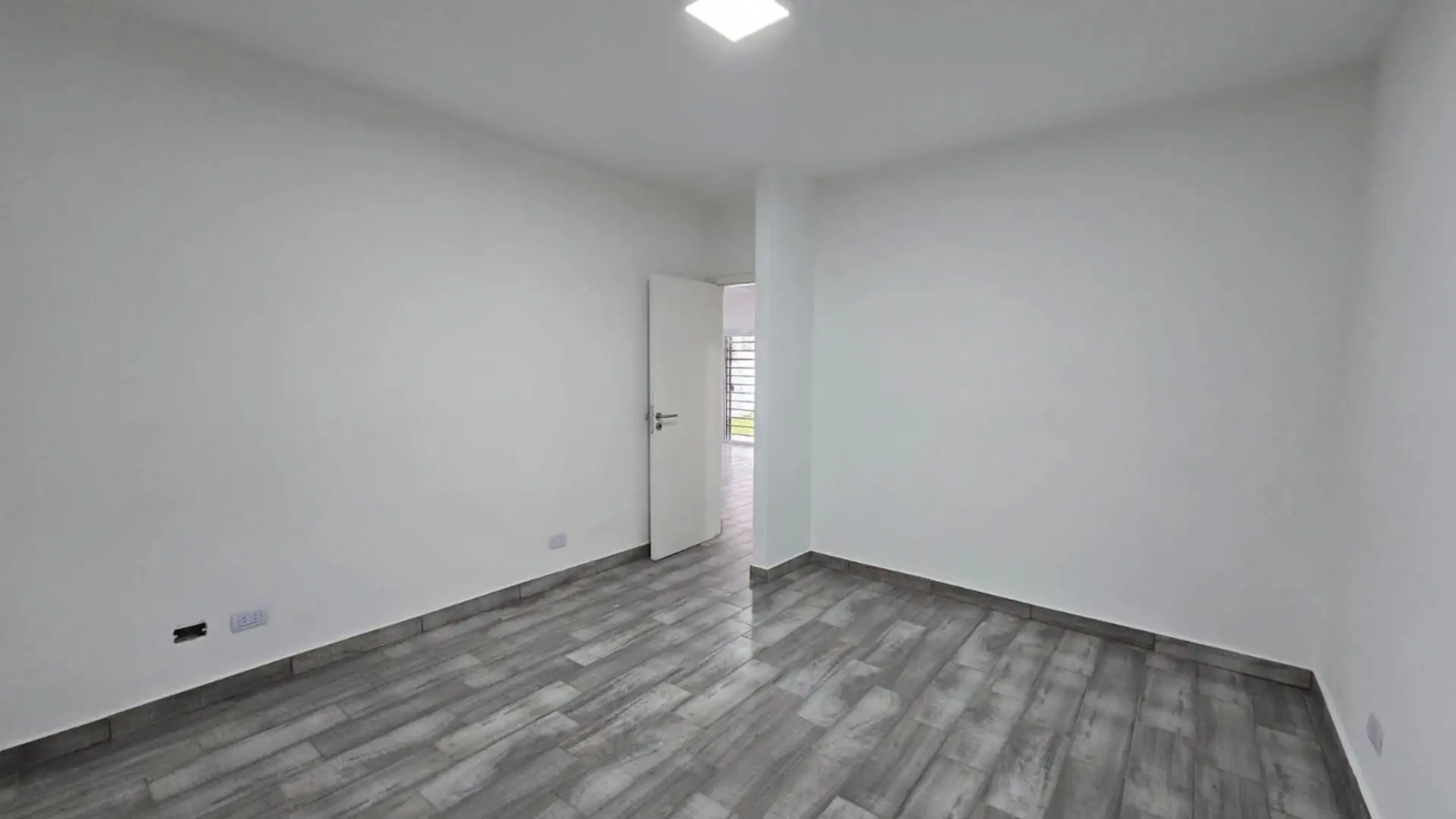 Casa 3 ambientes a estrenar en Castelar Norte