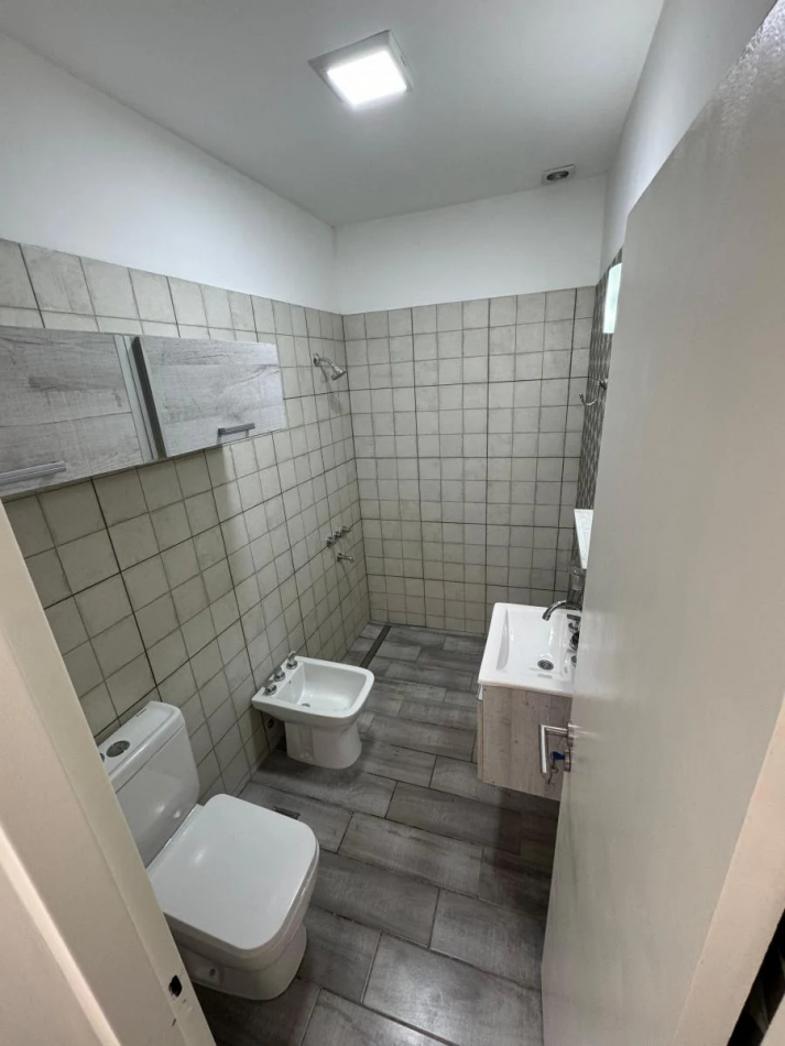 Casa 3 ambientes a estrenar en Castelar Norte