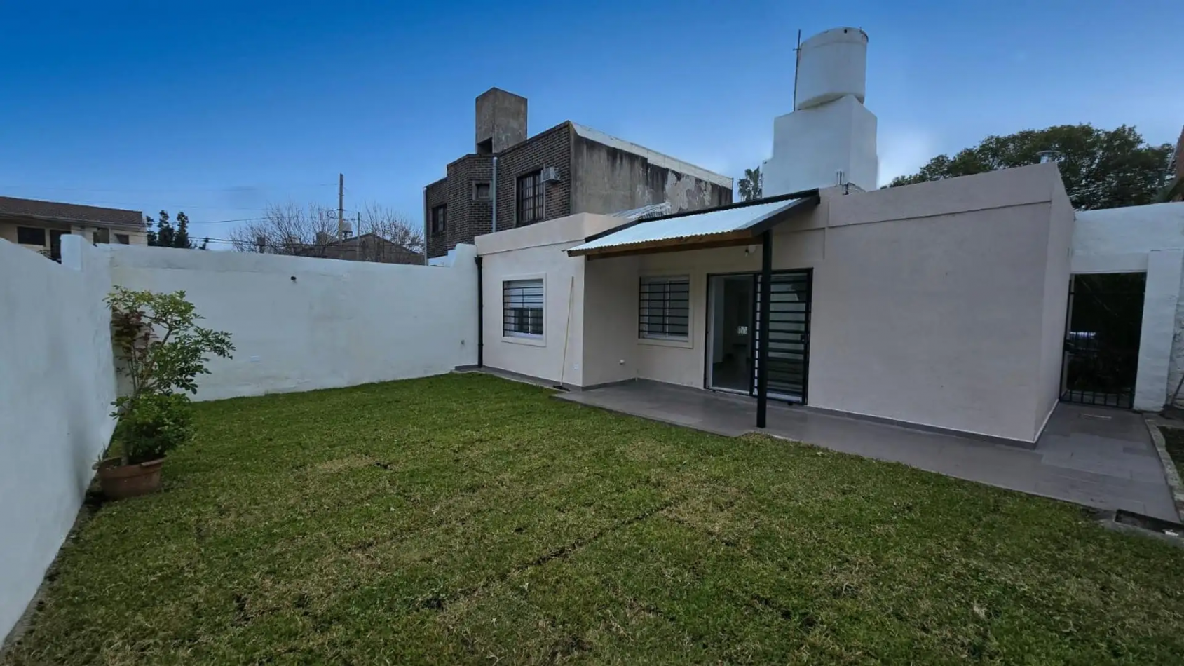 Casa 3 ambientes a estrenar en Castelar Norte