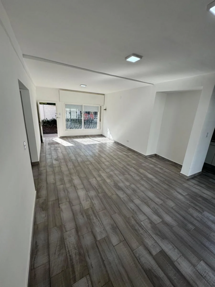 Casa 3 ambientes a estrenar en Castelar Norte