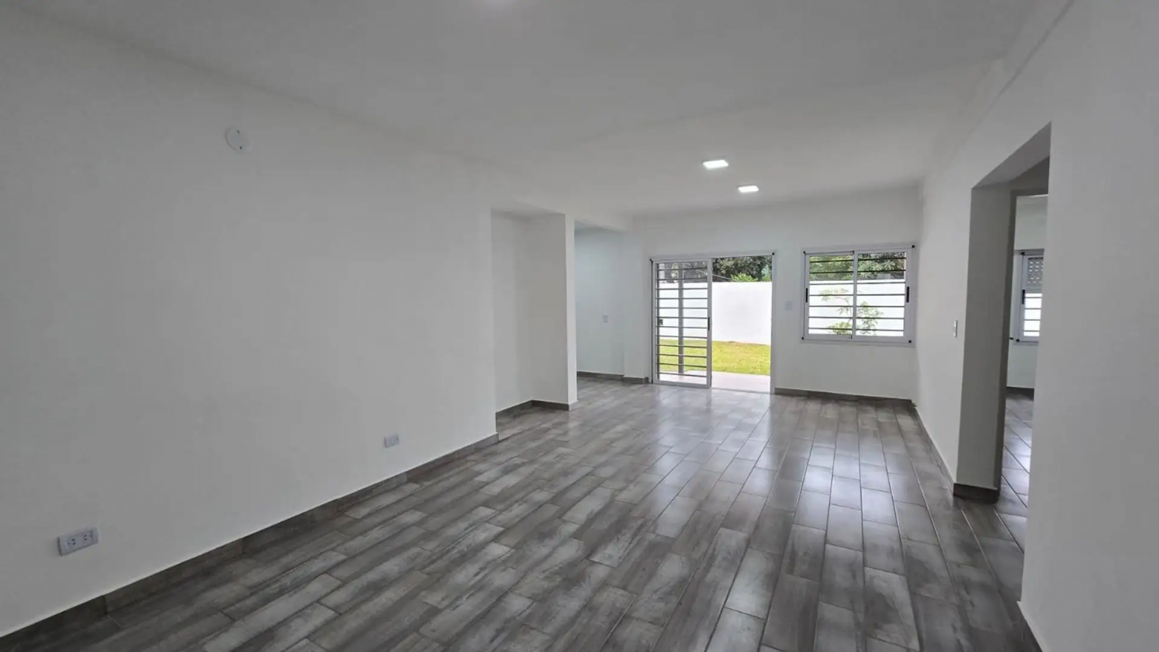 Casa 3 ambientes a estrenar en Castelar Norte