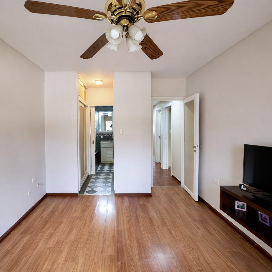 Chalet 5 Amb C/Cochera Y Fondo Libre En Ituzaingo Norte Apto Credito