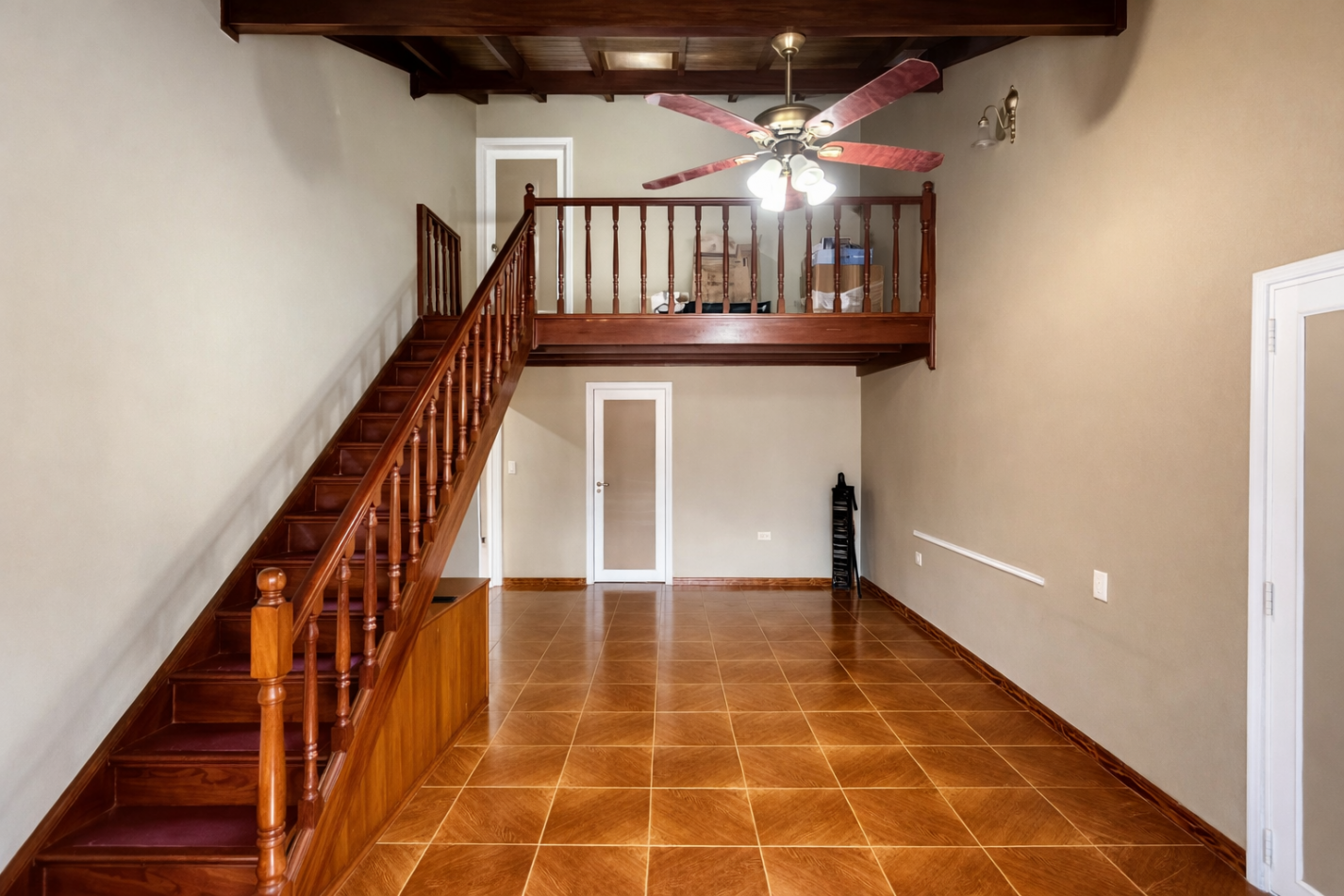 Chalet 5 Amb C/Cochera Y Fondo Libre En Ituzaingo Norte Apto Credito