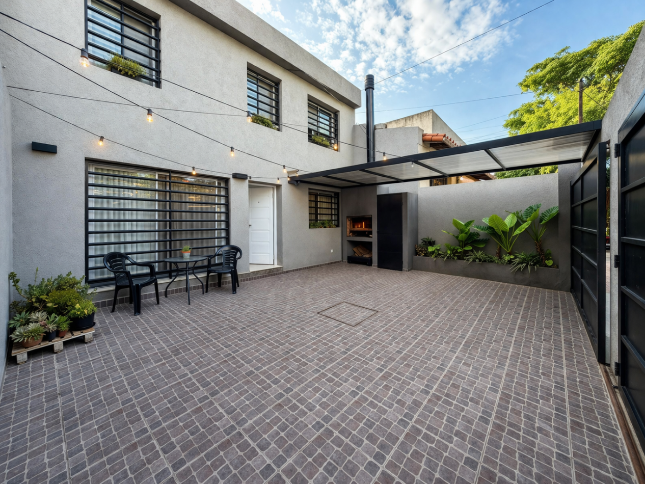 PH 3 Ambientes con Patio y Cochera en Castelar Sur