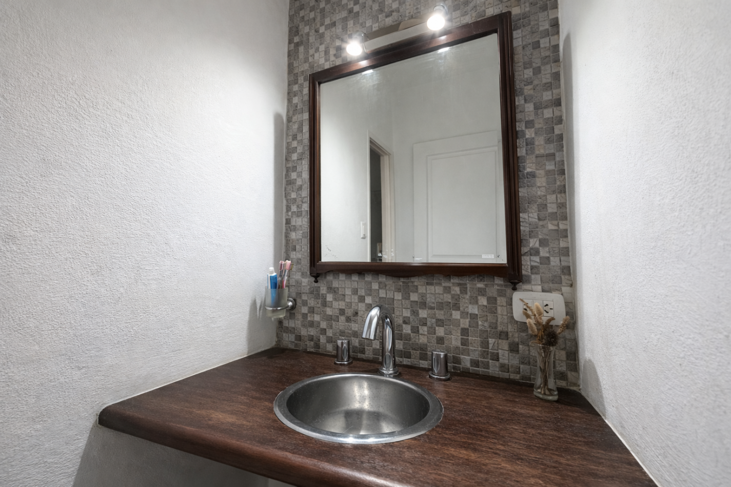 PH 3 Ambientes con Patio y Cochera en Castelar Sur