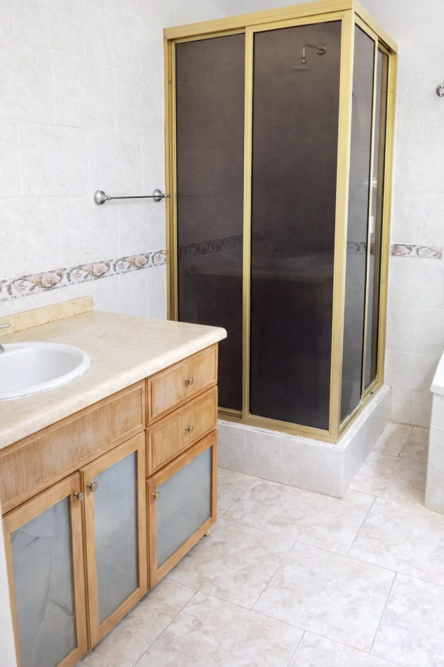 Hermoso Chalet 9 Ambientes en Ituzaingo Norte