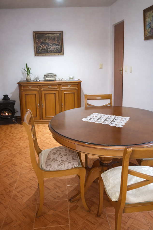 Hermoso Chalet 9 Ambientes en Ituzaingo Norte