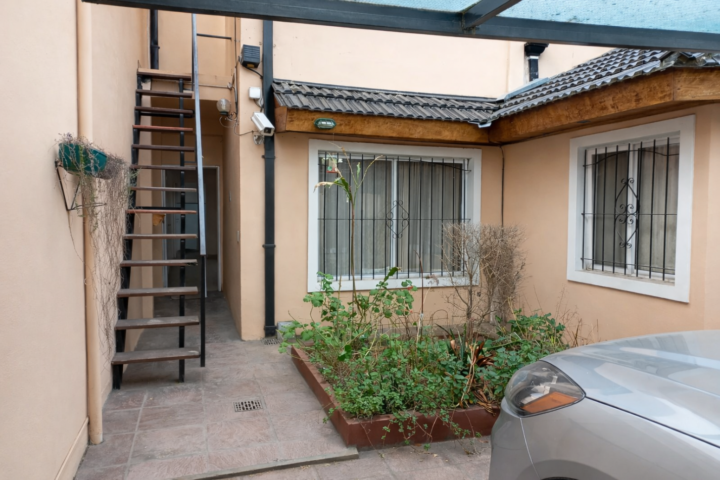 Hermoso Chalet 9 Ambientes en Ituzaingo Norte