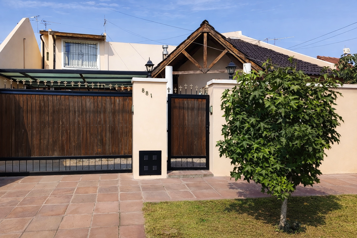 Hermoso Chalet 9 Ambientes en Ituzaingo Norte