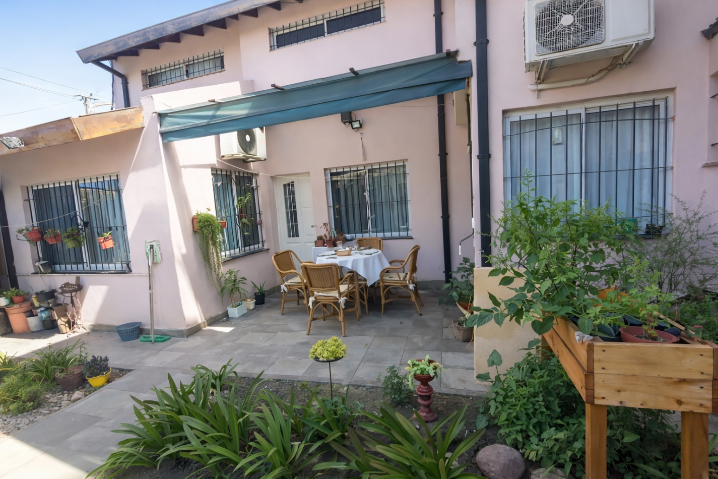 Hermoso Chalet 9 Ambientes en Ituzaingo Norte