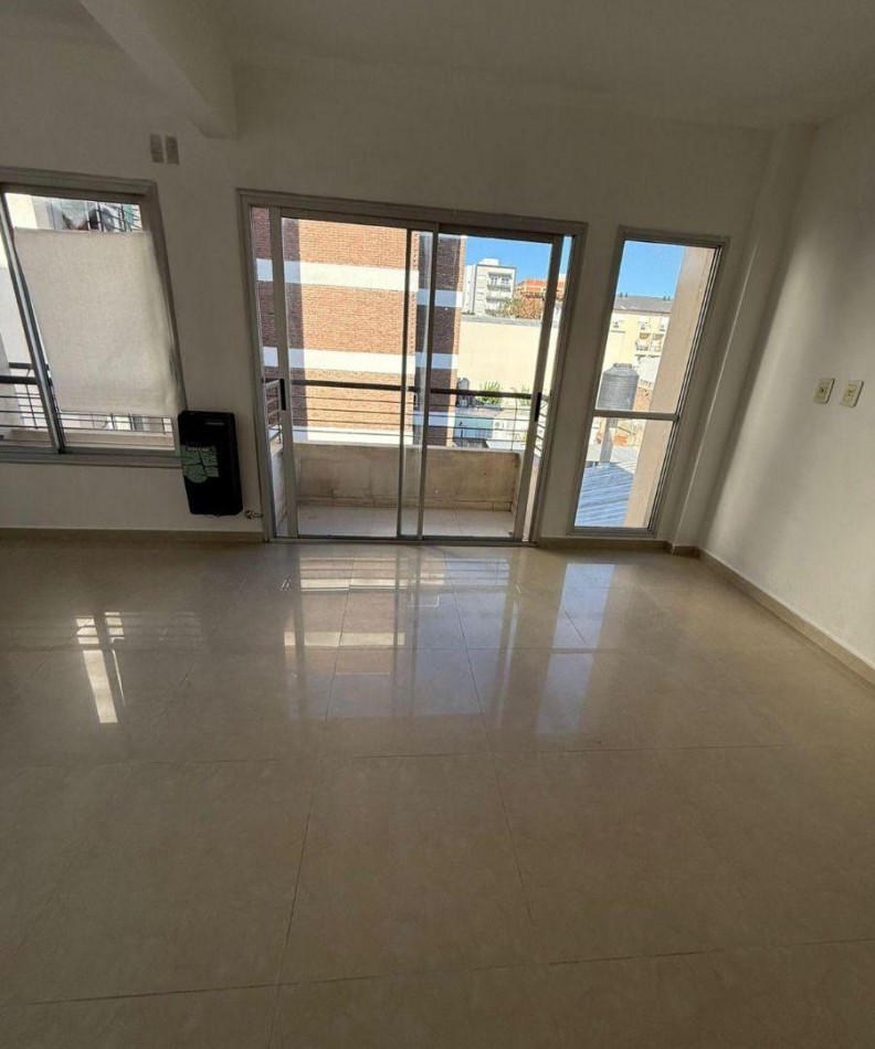 Alquiler Depto 1 Ambiente y medio En Moron