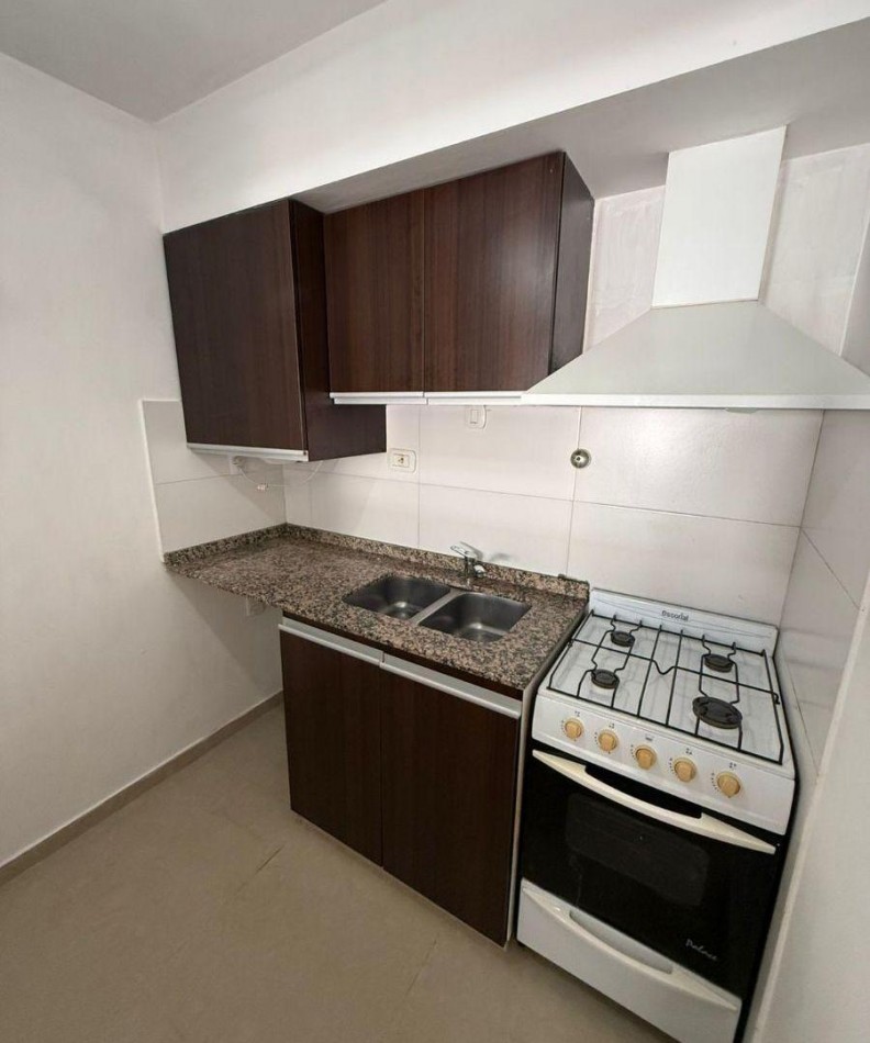 Alquiler Depto 1 Ambiente y medio En Moron