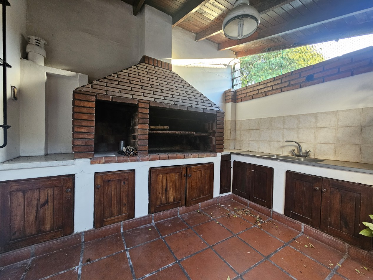 Chalet 4 Ambiente En Zona Residencial de Castelar Norte