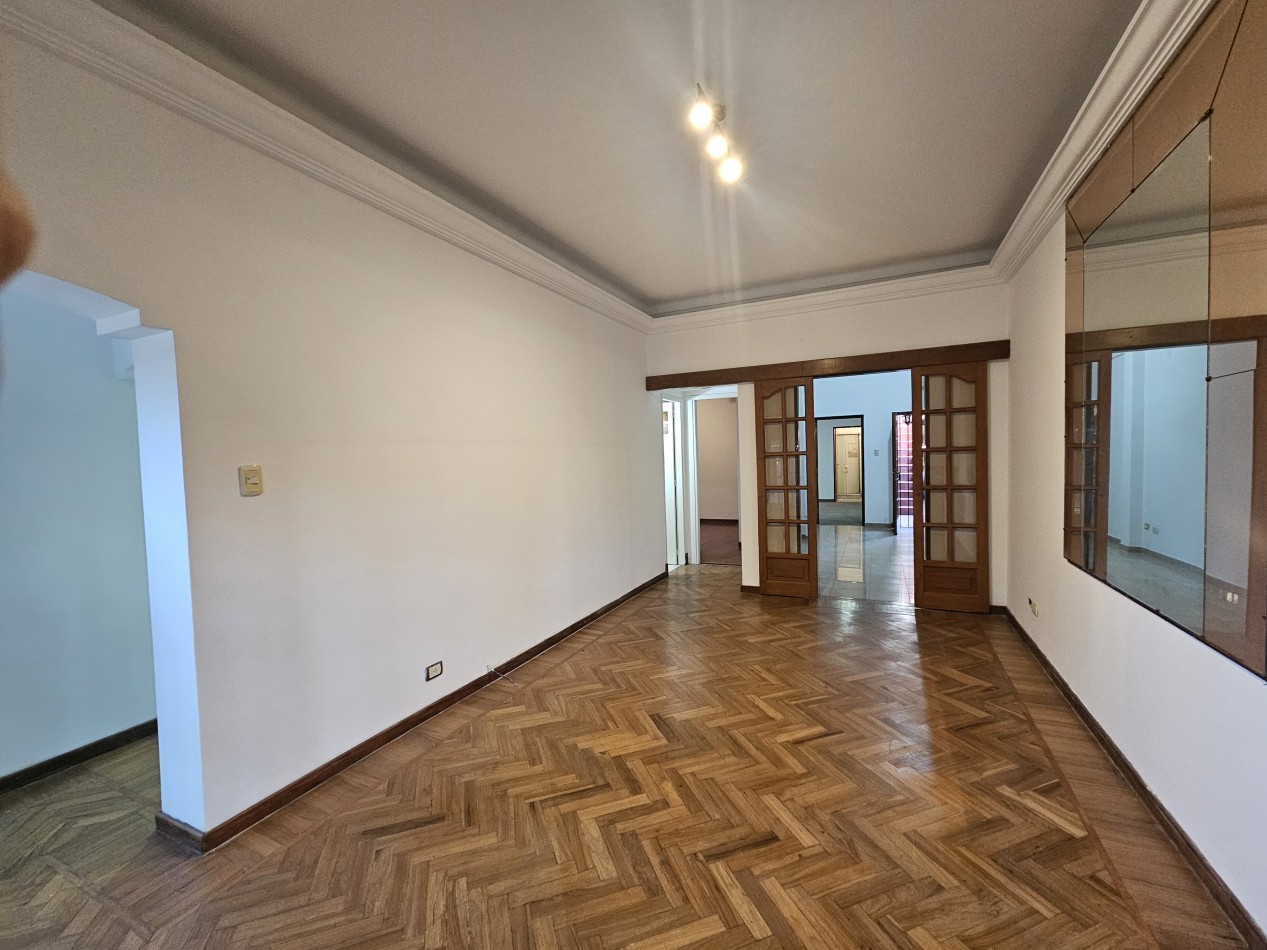 Chalet 4 Ambiente En Zona Residencial de Castelar Norte