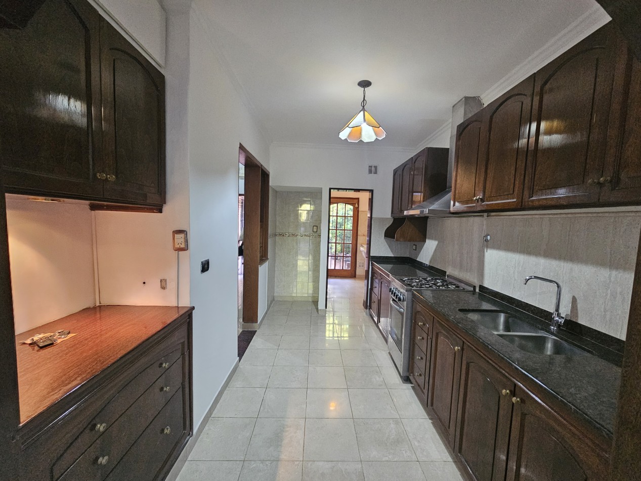 Chalet 4 Ambiente En Zona Residencial de Castelar Norte