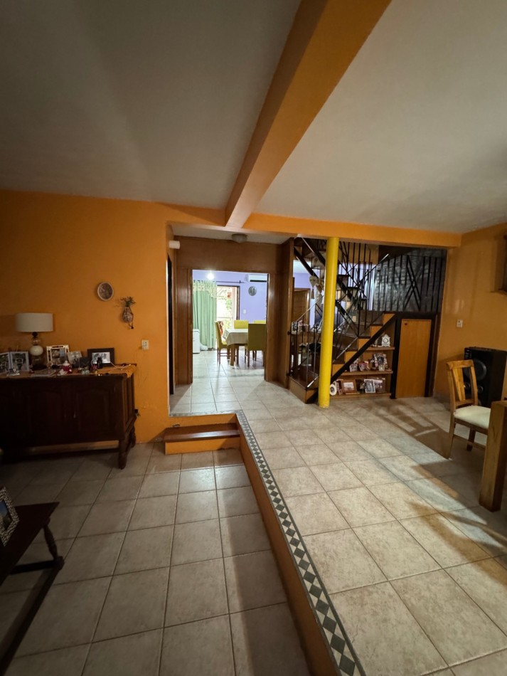 Chalet 5 Ambientes Con Parque en Castelar Norte