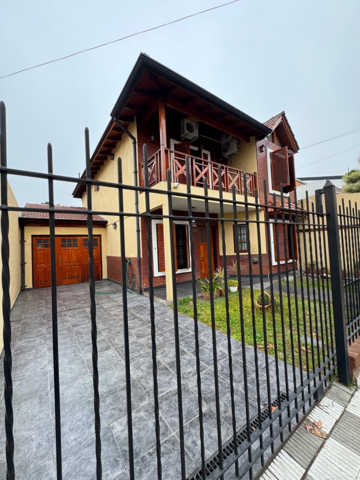 Chalet 5 Ambientes Con Parque en Castelar Norte