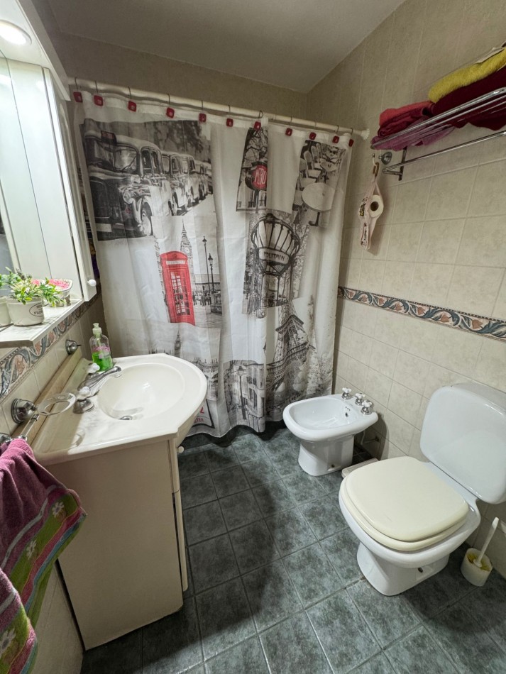 Chalet 5 Ambientes Con Parque en Castelar Norte