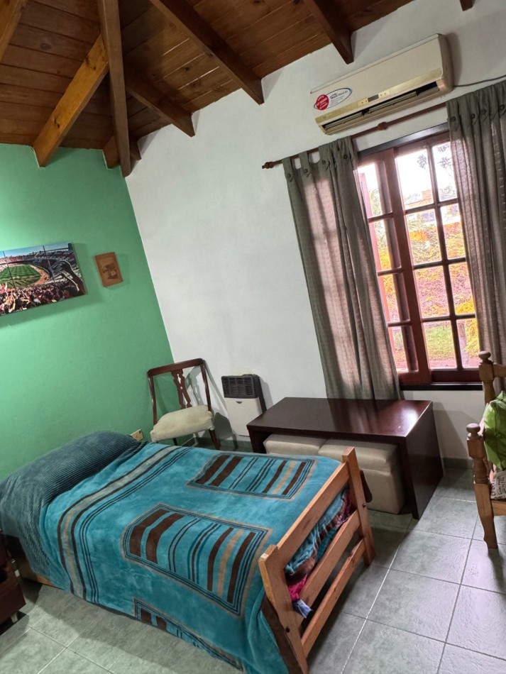 Chalet 5 Ambientes Con Parque en Castelar Norte