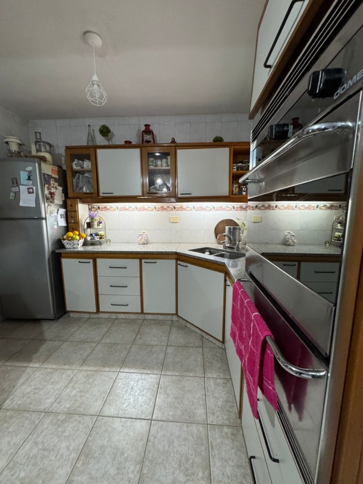 Chalet 5 Ambientes Con Parque en Castelar Norte