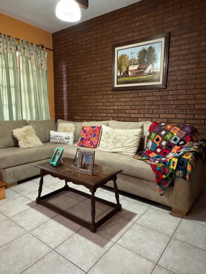 Chalet 5 Ambientes Con Parque en Castelar Norte