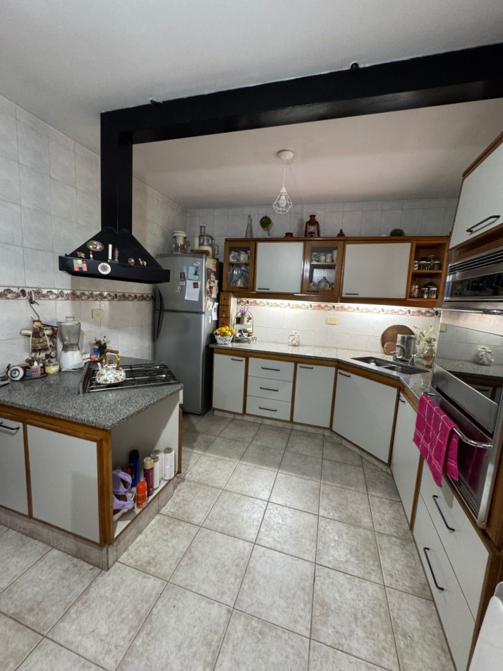 Chalet 5 Ambientes Con Parque en Castelar Norte