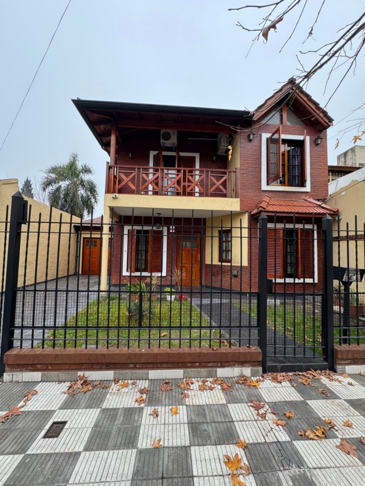 Chalet 5 Ambientes Con Parque en Castelar Norte
