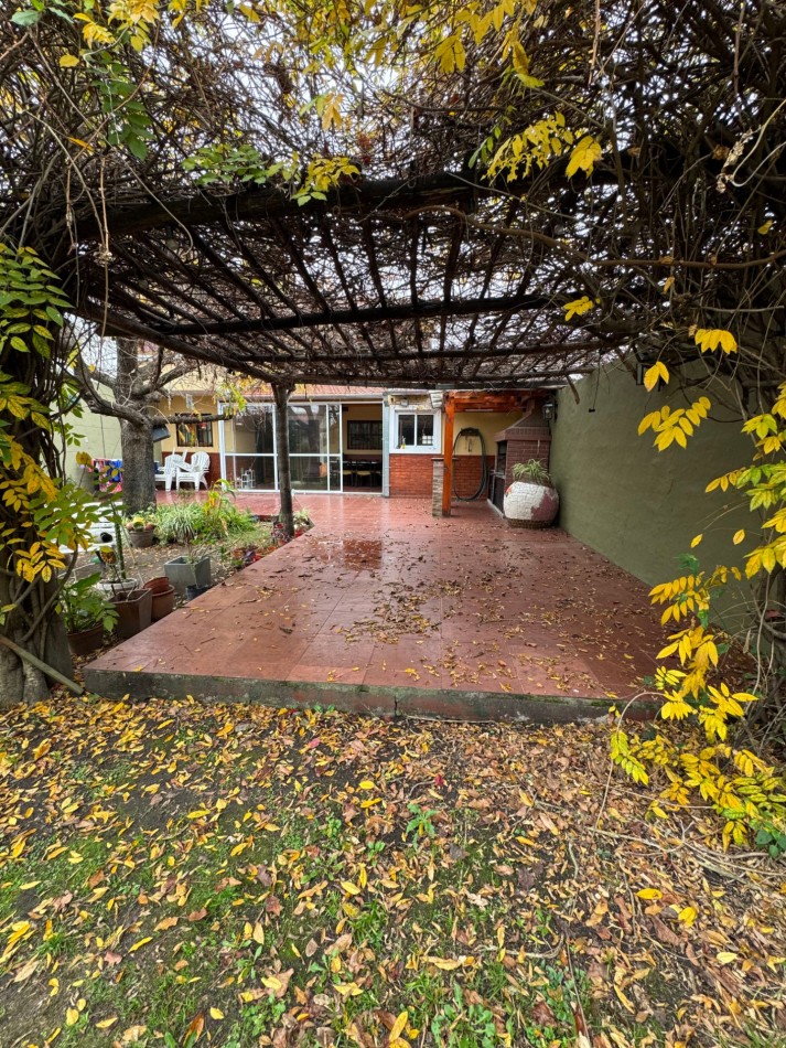 Chalet 5 Ambientes Con Parque en Castelar Norte