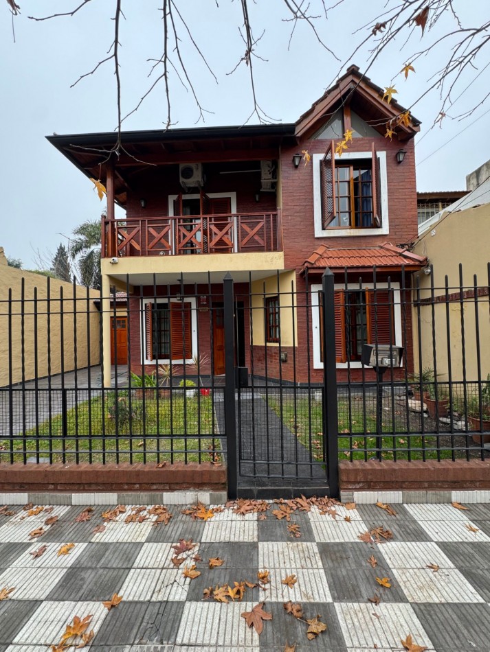 Chalet 5 Ambientes Con Parque en Castelar Norte
