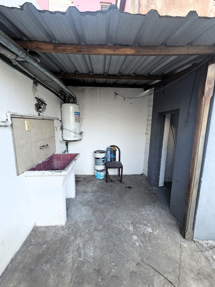 Casa 4 Ambientes C/Cochera y Fondo En Moron Sur Apto Credito