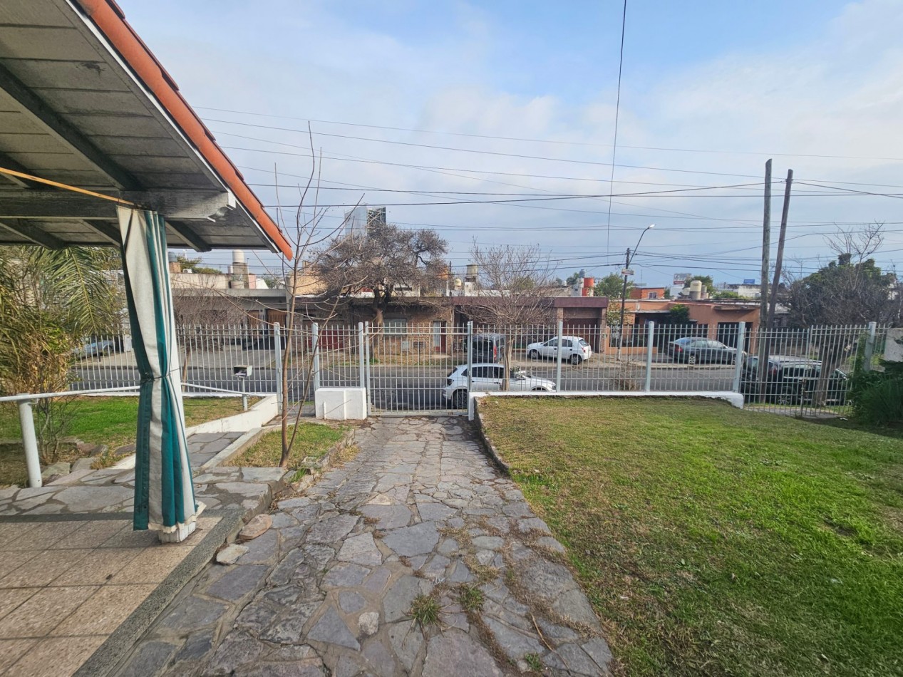 Casa Tipo Chalet 3 Ambientes En Lote Propio EN Moron Norte