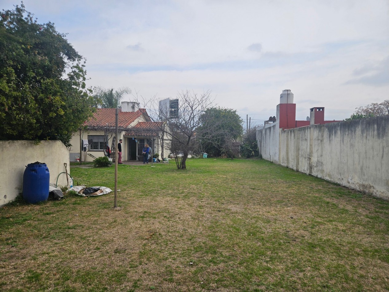 Lote Con Quincho Nuevo en Moron Norte