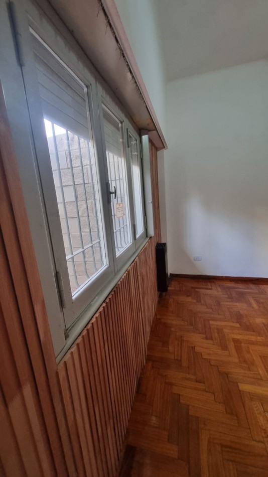Alquiler Casa 3 Amb C/Patio En Castelar Norte