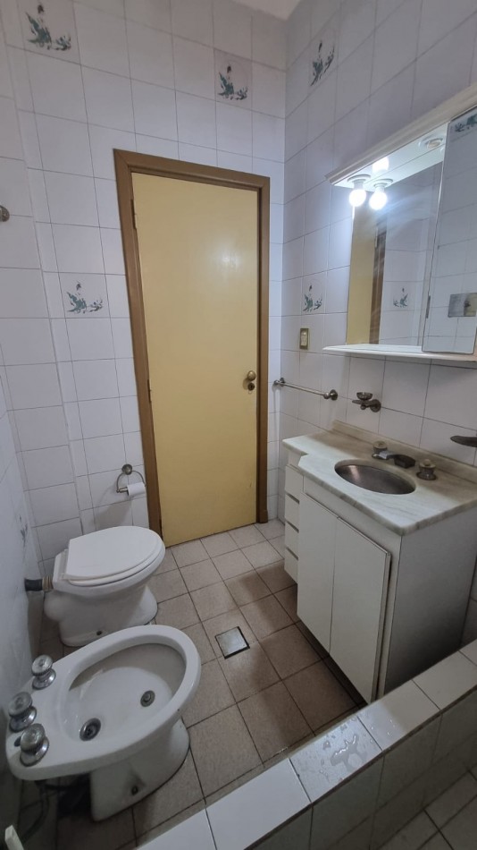 Alquiler Casa 3 Amb C/Patio En Castelar Norte