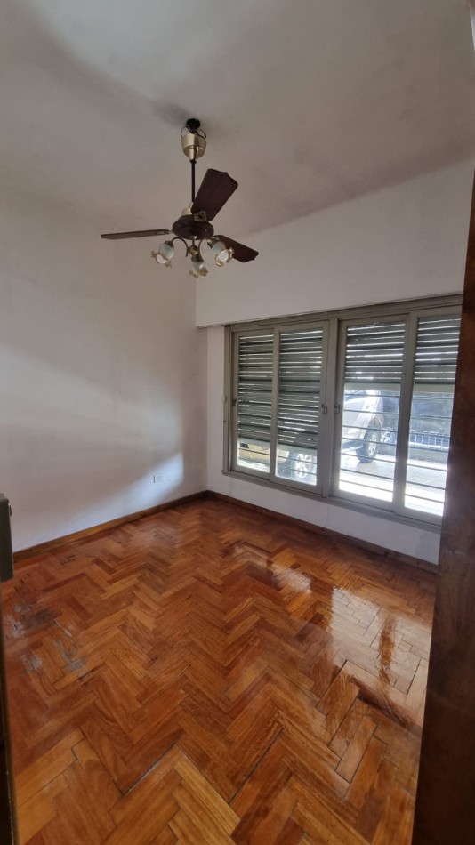 Alquiler Casa 3 Amb C/Patio En Castelar Norte