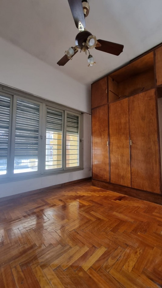 Alquiler Casa 3 Amb C/Patio En Castelar Norte
