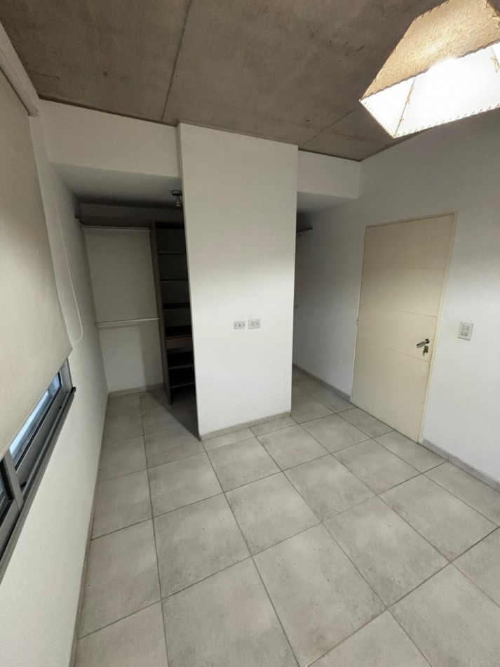 Alquiler Departamento De Categoria 2 Ambientes En Castelar Norte