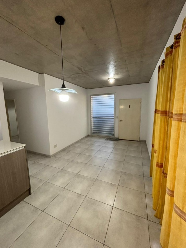 Alquiler Departamento De Categoria 2 Ambientes En Castelar Norte