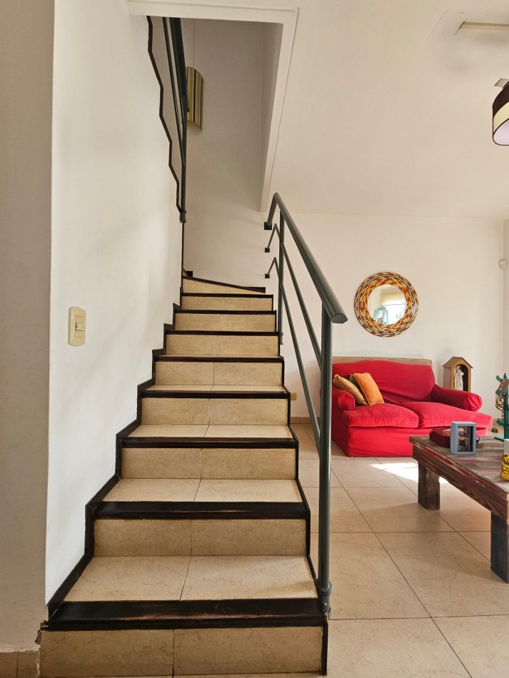 Triplex 4 Amb con Parque y Cochera en Ituzaingo Apto Credito Hipotecario